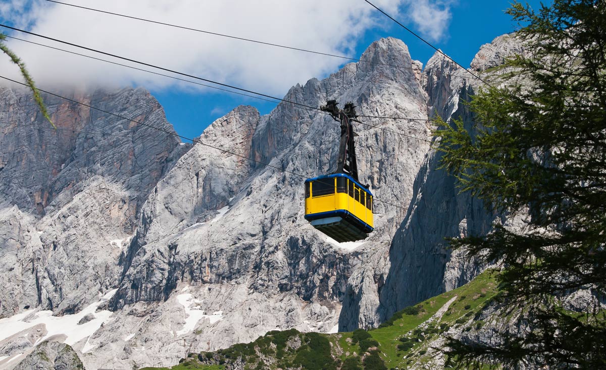 Berg und Talfahrten mit der Gondel in der Ramsau am Dachstein